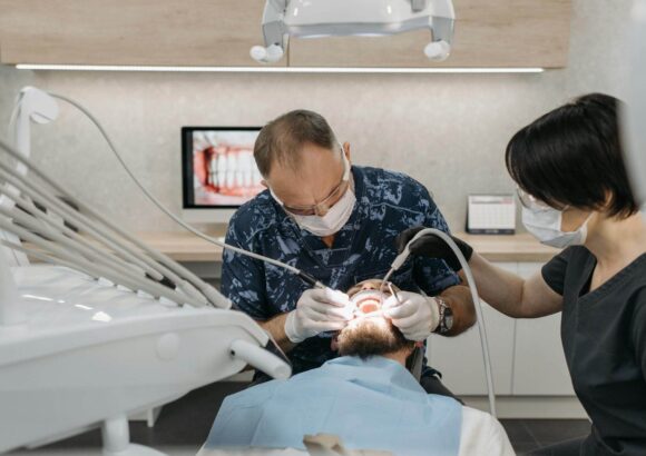 Cleaning with Air Flow. Painless Practice